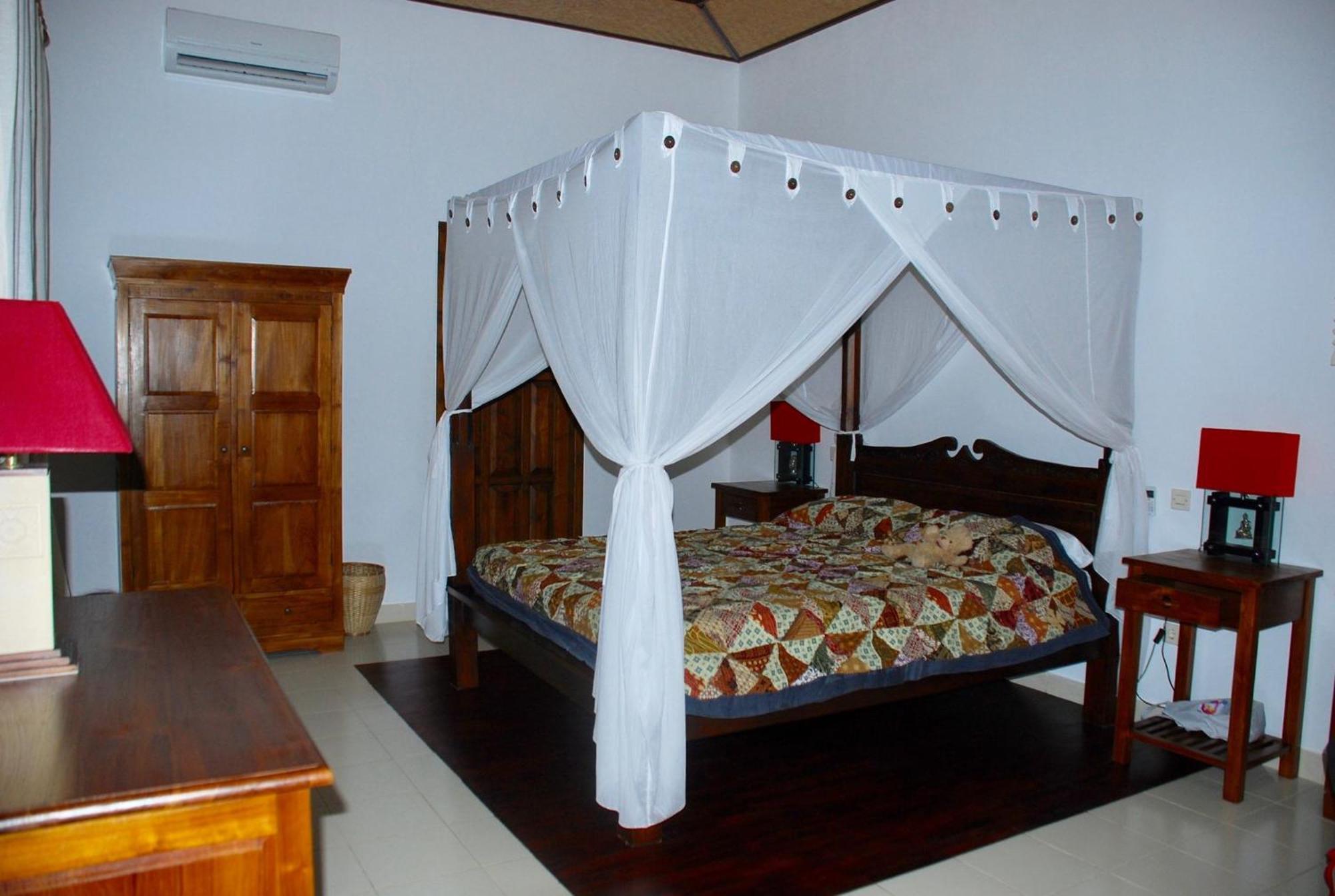 Villa Bali Pondok Jepang Ловіна Екстер'єр фото