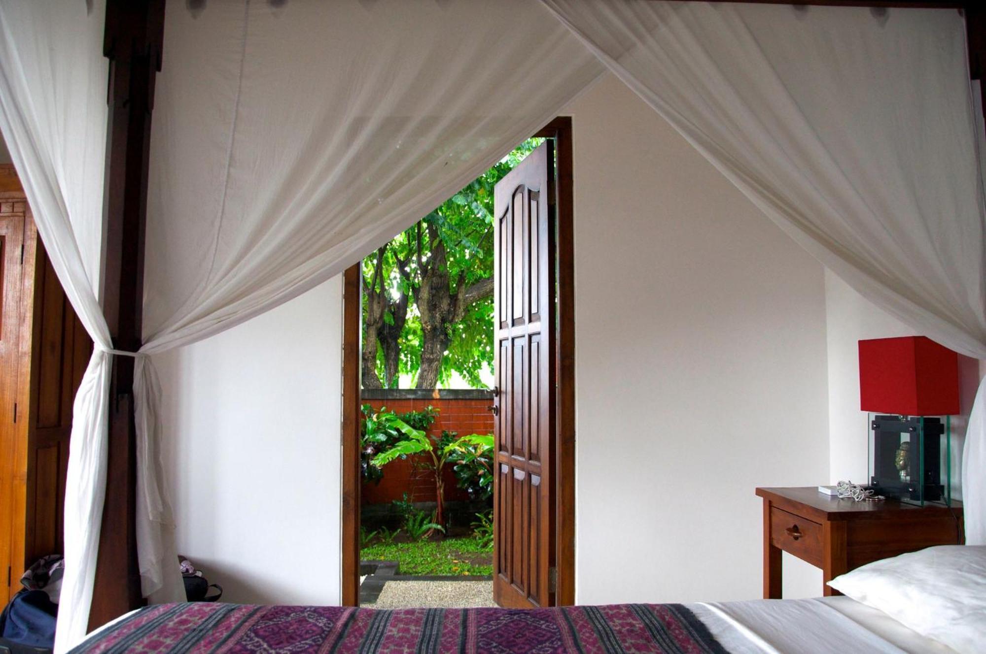 Villa Bali Pondok Jepang Ловіна Екстер'єр фото