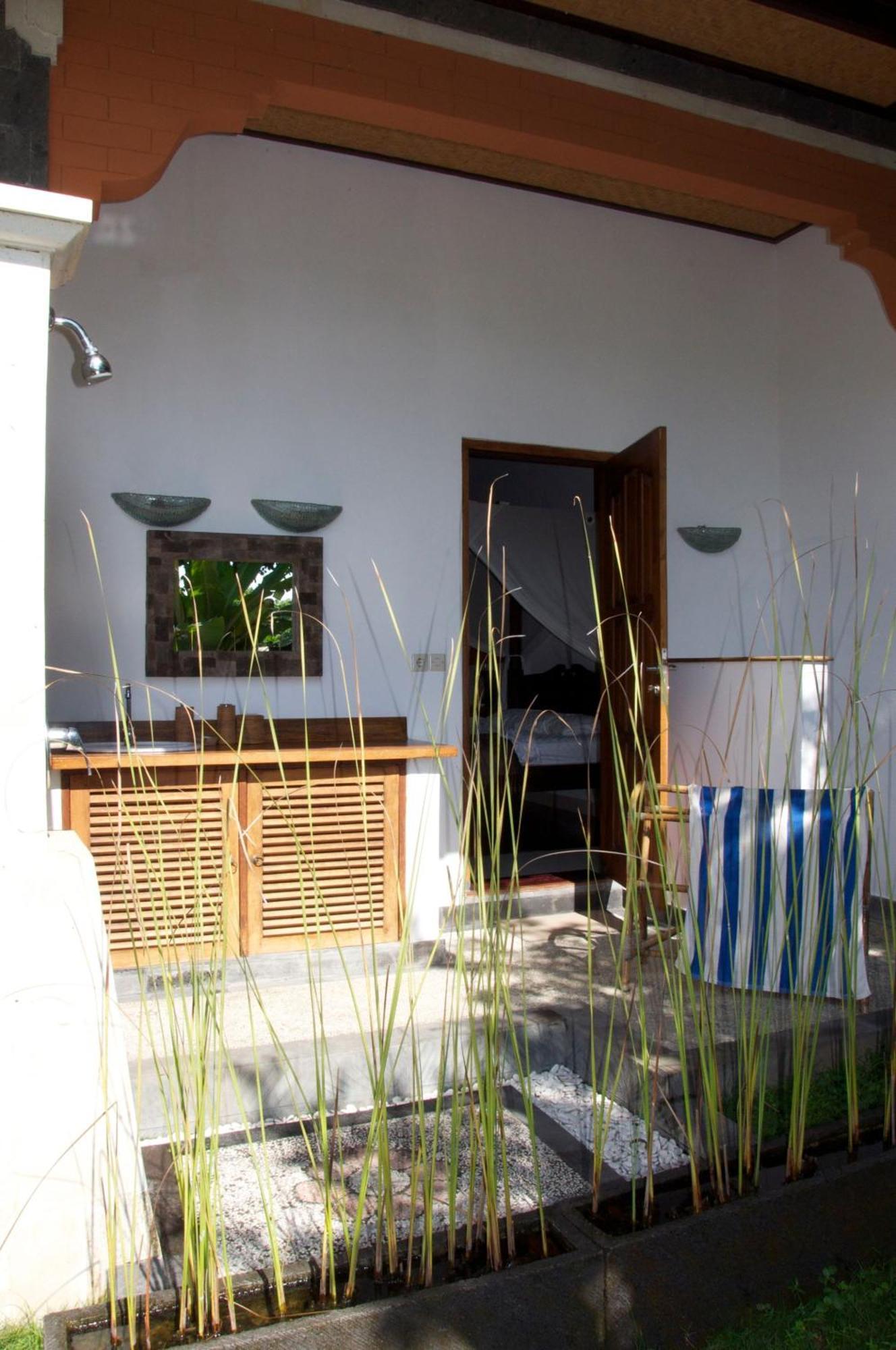 Villa Bali Pondok Jepang Ловіна Екстер'єр фото